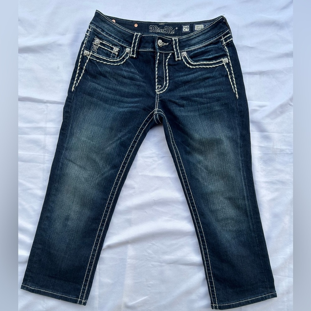 Cuffed Capri Miss Me Jeans 
Excellent Condition